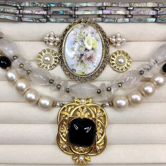 JEWELRY- 700- Live Notification 😊 Like this to be notified when I go … - Picture 1 of 1